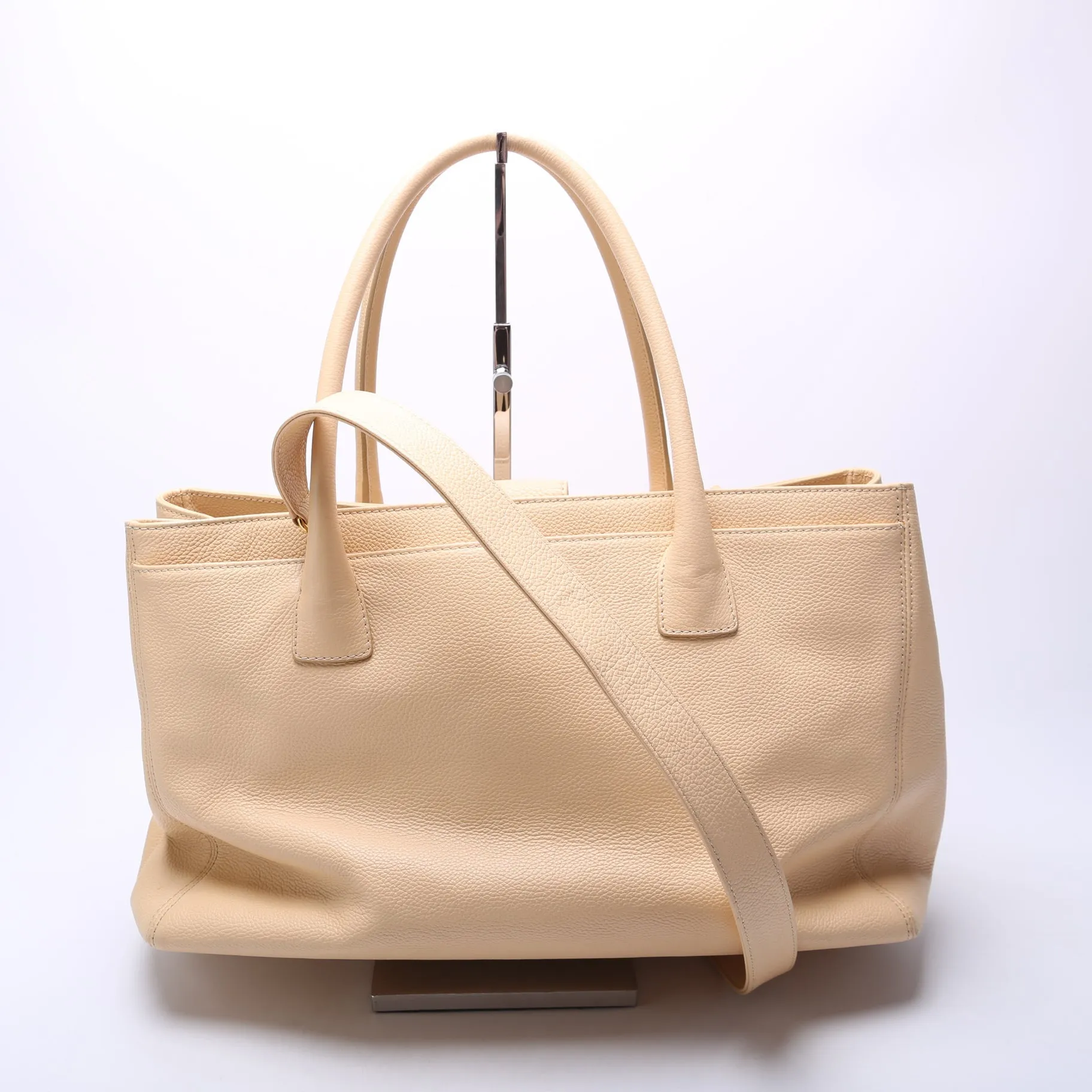 Cerf Tote Executive