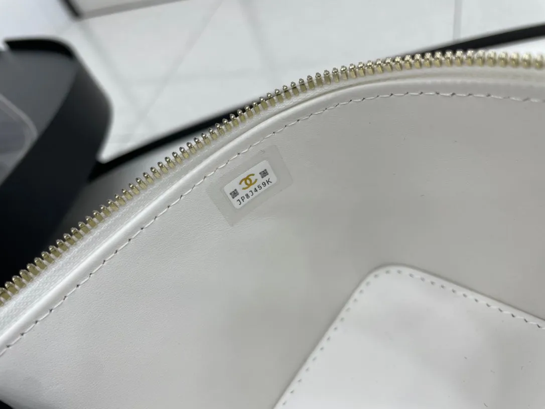 Chanel - Luxury Bag - CHL - 337