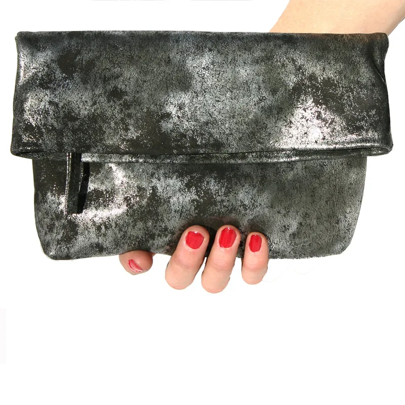 Foldover Clutch wMagnet - Smoky Black Metallic